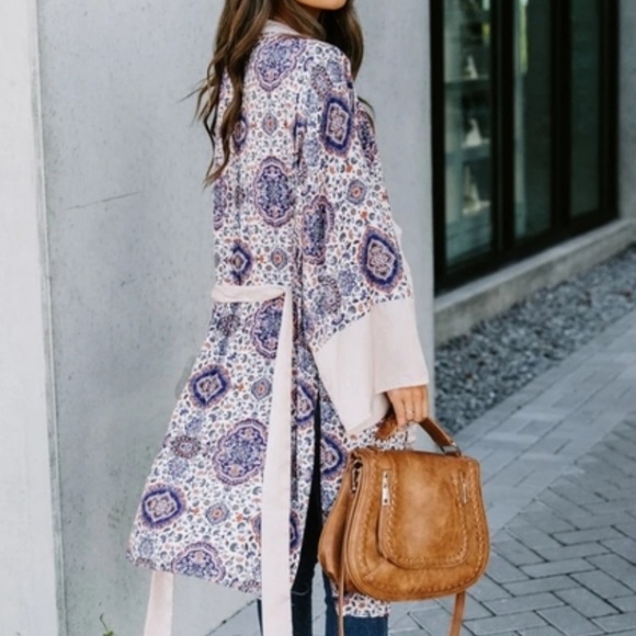 Lamar Floral Tie Kimono from Vici Collection - Picture 3 of 4